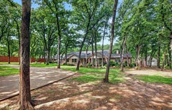 1607 N Main Street, Euless, TX 76039