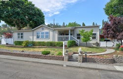 104 W 13TH ST, The Dalles, OR 97058