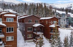 135 Chutes Ln, Sandpoint, ID 83864