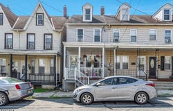 86 Summit Ave, Phillipsburg Town, NJ 08865-2453