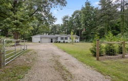 61490 30th Street, Lawton, MI 49065