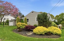 13 Garden Drive, Lincoln, RI 02865
