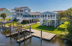 4074 4th Street, Surf City, NC 28445