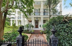 2425 COLISEUM Street, New Orleans, LA 70130
