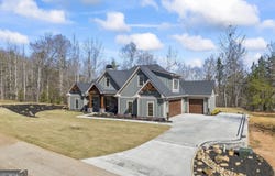 410 Edgewater Trail, Toccoa, GA 30577