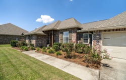 25 E Cherry St, Sumrall, MS 39482