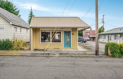 118 ENGLE AVE, Molalla, OR 97038