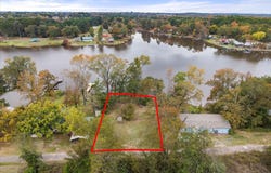 641 Naples, Omaha, TX 75571