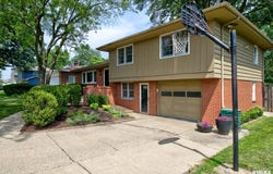 6118 N KNOLL AIRE Drive, Peoria, IL 61614