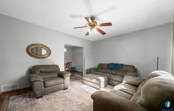 111 S Walnut Ave, Bridgewater, SD 57319