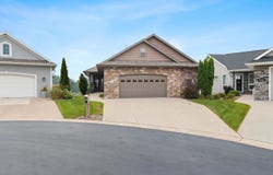 W6940 HAWKFIELD Court, GREENVILLE, WI 54942