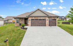 1207 Beaumont Ave, Sevierville, TN 37876