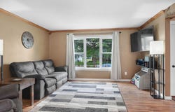 409 N Johnson Street, Parkersburg, IA 50665