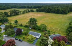 120 LANDIS Drive, Warwick, RI 02818