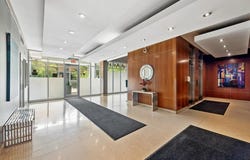 450 W Briar Place 8F, Chicago, IL 60657