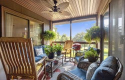 6100 W Stonehedge Dr, Greenfield, WI 53220
