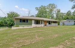 137 Gardner Dr, Palestine, TX 75803