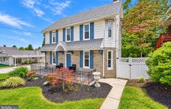 9 W PENNSYLVANIA Avenue, STEWARTSTOWN, PA 17363
