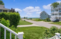 7250 Lake View Avenue, South Haven, MI 49090