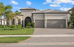 8016 GRANDE SHORES DRIVE, SARASOTA, FL 34240