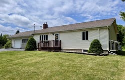 15 Spruce Street, Champlain, NY 12919