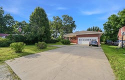 1013 W Burkhart St, Moberly, MO 65270