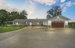 4117 S 77th Road Road, Bolivar, MO 65613