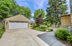 129 S Jackson St, Elkhorn, WI 53121