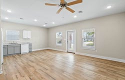 173 Oasis Cir, Rockport, TX 78382