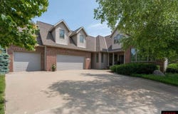 233 Woodhill Court, Mankato, MN 56001