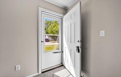 25294 Wiseman Street, Roseville, MI 48066