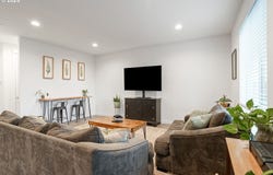 301 W 17TH ST, Lafayette, OR 97127