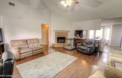 4141 Shadow Glen Drive, Horn Lake, MS 38637