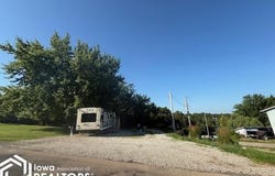 6100 N Lakeshore Drive, Brooklyn, IA 52211