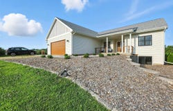 W8722 County Road B, Poynette, WI 53955