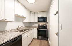 1 Silvestri Circle, Derry, NH 03038