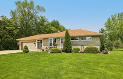 1406 E Oakwood Rd, Oak Creek, WI 53154