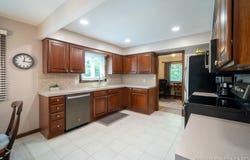 2934 Meadowbrook Drive SE, Grand Rapids, MI 49546