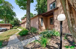 1718 Earthstone Drive, Valparaiso, IN 46383