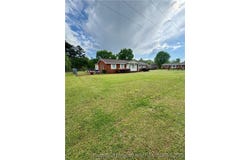 274 E Erwin Street, Coats, NC 27521