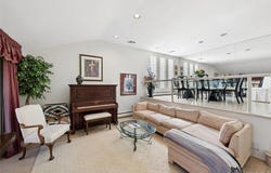 2105 Holland Way, Merrick, NY 11566