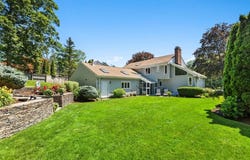 29 Stillman Rd, Lynnfield, MA 01940