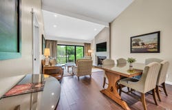 883 Oak Leaf Way, Napa, CA 94558