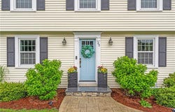 25 Marshall Way, East Providence, RI 02916