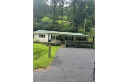 96 Alpha Branch, Inez, KY 41224