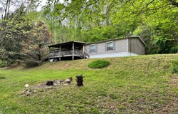 1640 Licklog Rd, Newland, NC 28657