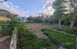 660 NE 86th St, Miami, FL 33138