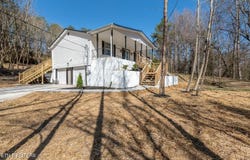 2055 Lake City Hwy, Clinton, TN 37716