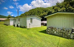 27 Riggs Dr, Raccoon, KY 41501