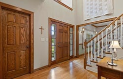 869 Oak Ridge Cir, Hartford, WI 53027